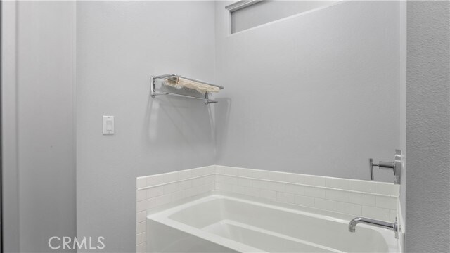 Building Photo - 728 N Santiago St