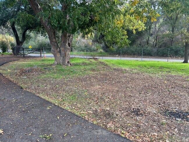 Building Photo - 6297 Pleasants Valley Rd