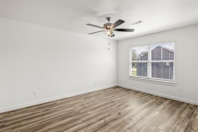 Building Photo - 547 W Pickens Rd