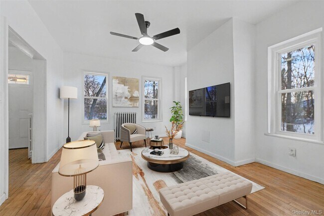 Building Photo - 457 1st St