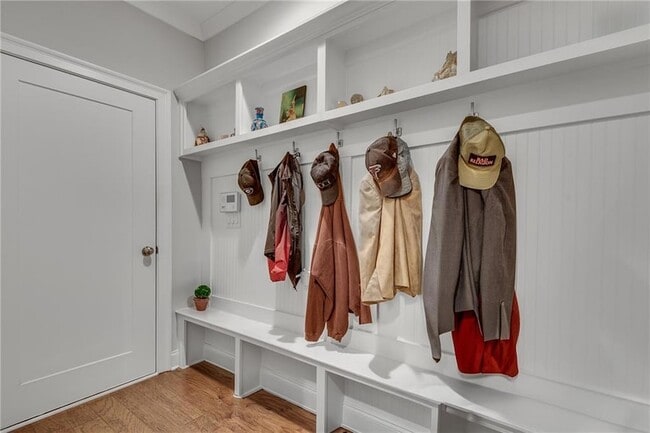 Building Photo - 345 Glen Iris Dr NE