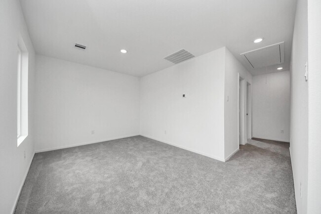 Building Photo - 13507 Sonali Springs Dr