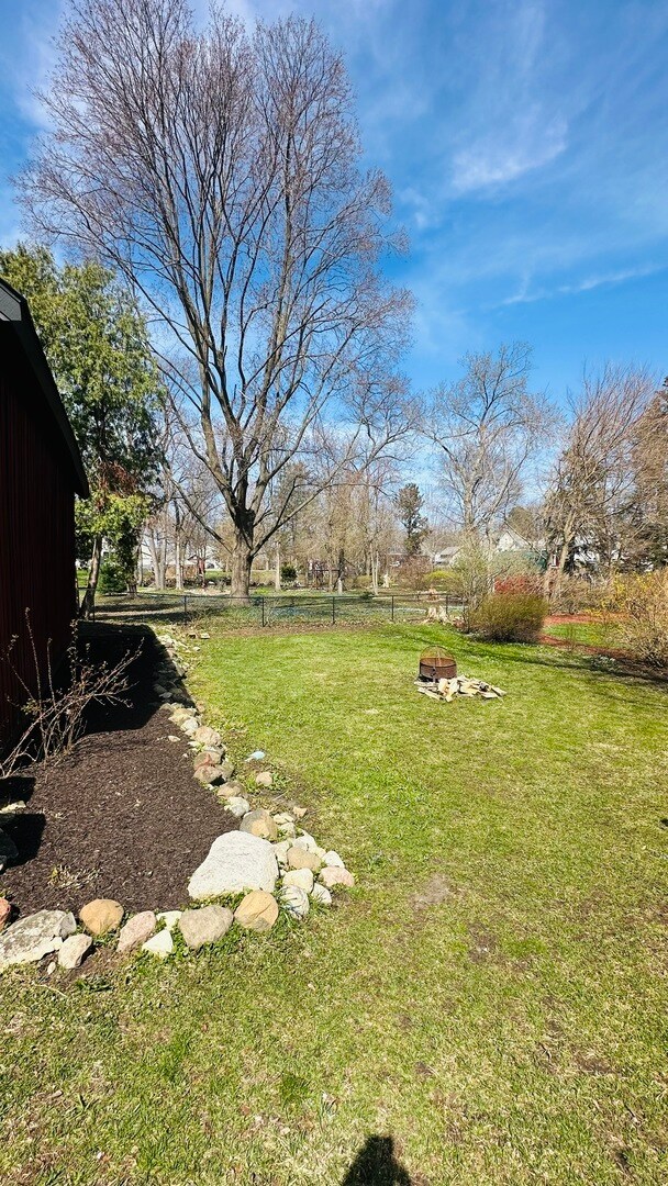 Building Photo - 124 W Crystal Lake Ave