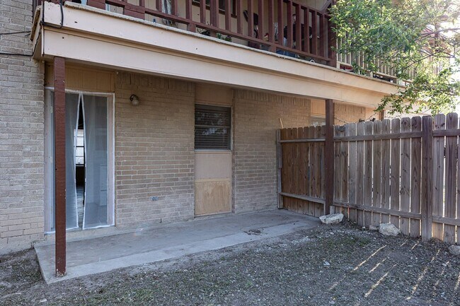Building Photo - 100 Shannon Cir