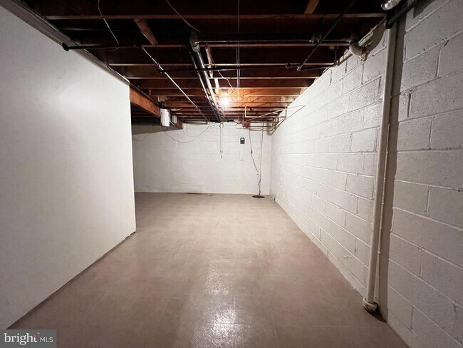 Building Photo - 10863 Bucknell Dr