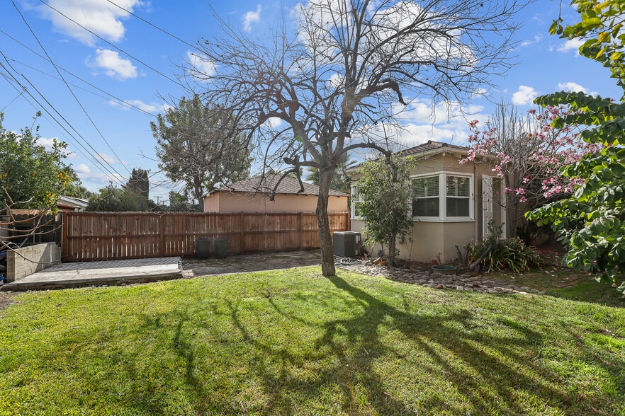 Building Photo - 1524 Coolidge Ave