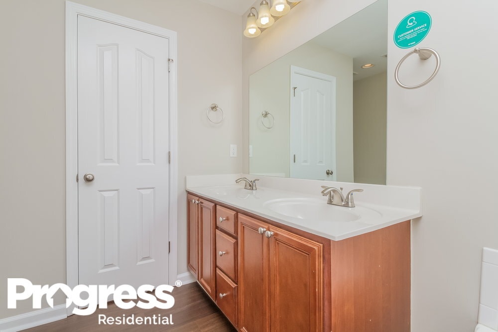 Building Photo - 1476 Priestshore Bay