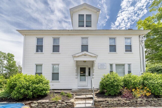 Building Photo - 1092 New Hampshire Rte 175