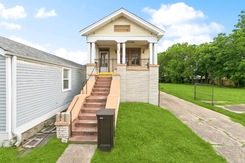 Building Photo - 1617 Duels St