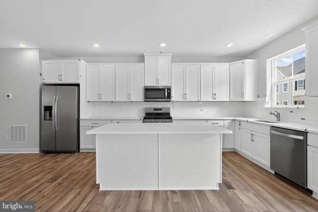 Building Photo - 47 Tarmin Aly