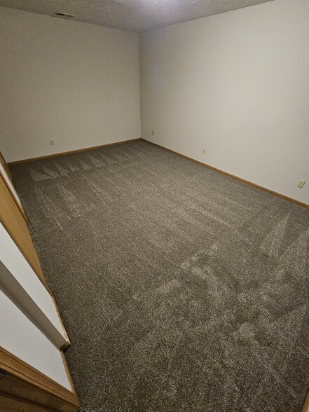 Bedroom 2 - 103 W Eldora Ave