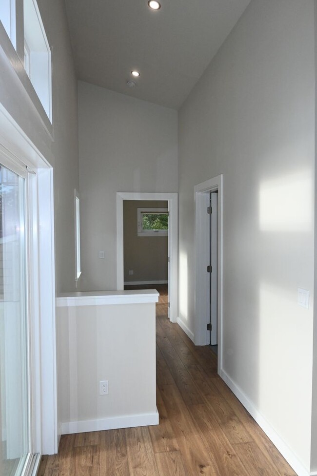 Building Photo - Brand New Modern 1BR Home in Port Townsend...