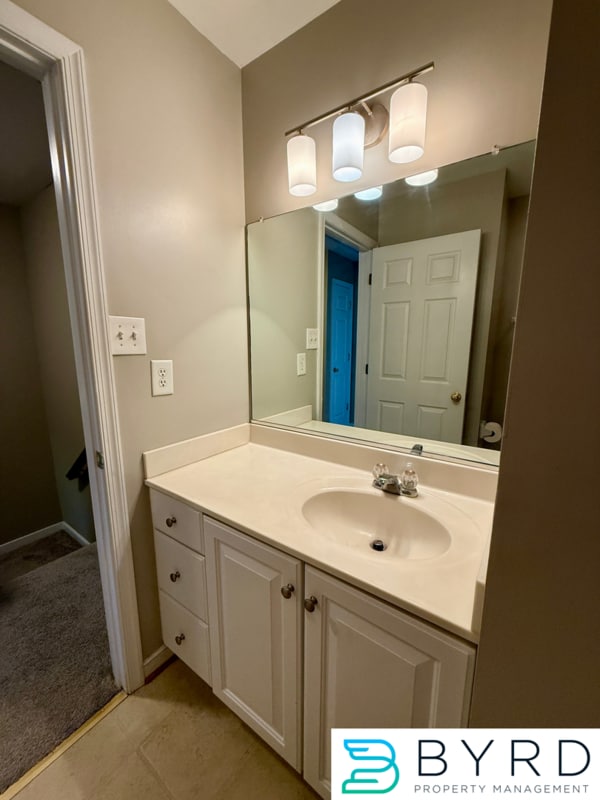 Building Photo - 1529 Olde Sage Ct