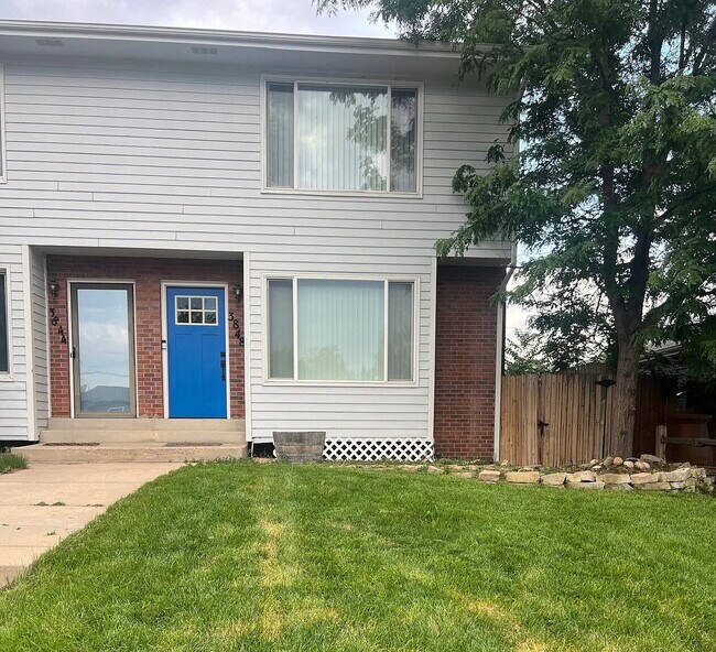 Building Photo - "Charming Duplex Retreat on Inca Street – Spacious 3-Bedroom Haven with 2.5 Baths in Englewood!"
