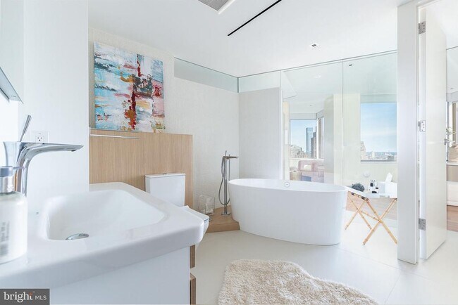 Building Photo - 210 W Rittenhouse Square