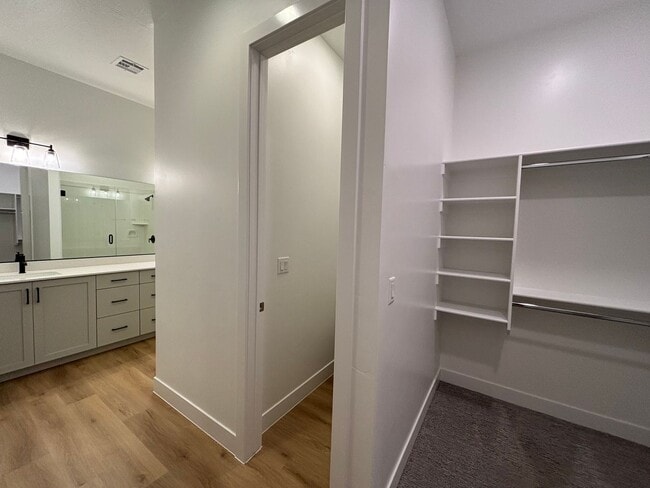 Building Photo - SPACIOUS PATIO HOME FOR RENT!