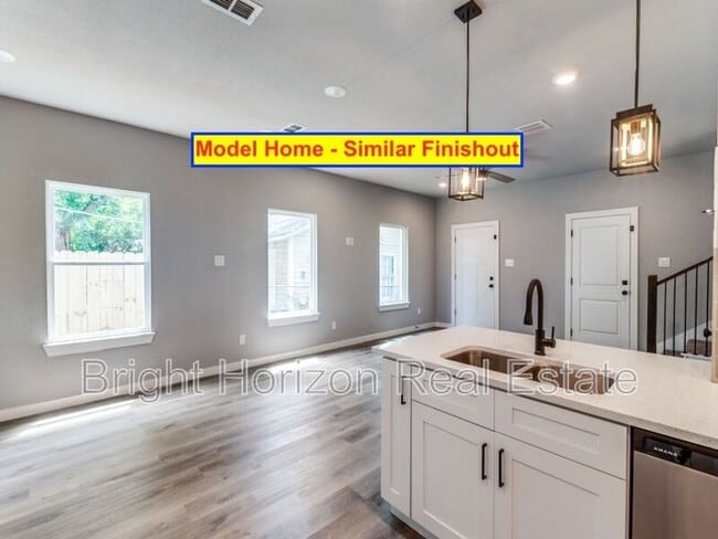 Building Photo - 10552 Tube Dr