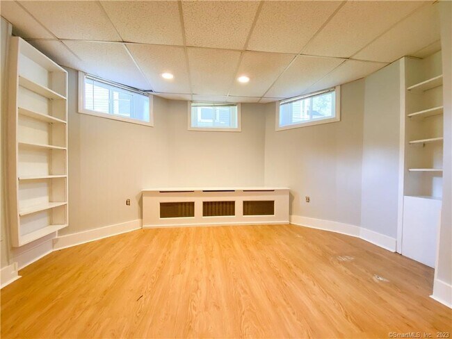 Building Photo - 241 Edwards St
