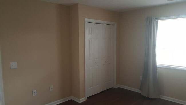 Building Photo - 589 Blue River Ct