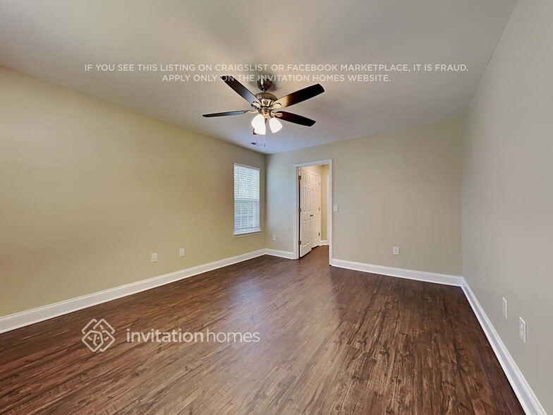 Building Photo - 1303 Oakshade Ave