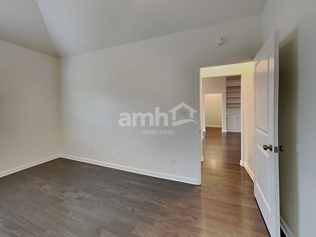 Building Photo - 5462 Stonecrest Dr