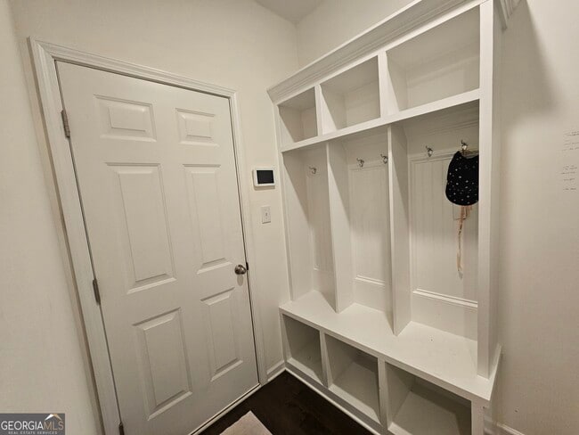 Building Photo - 16 Saint Georges Pl