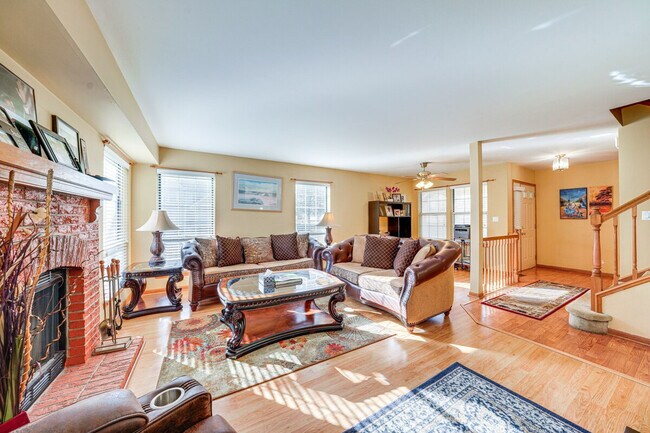 Building Photo - 2182 Camden Ln