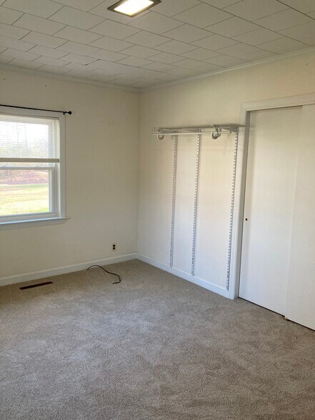 Primary bedroom - 2227 Wildcat Creek Rd