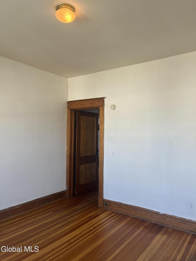 Building Photo - 154 Spring St