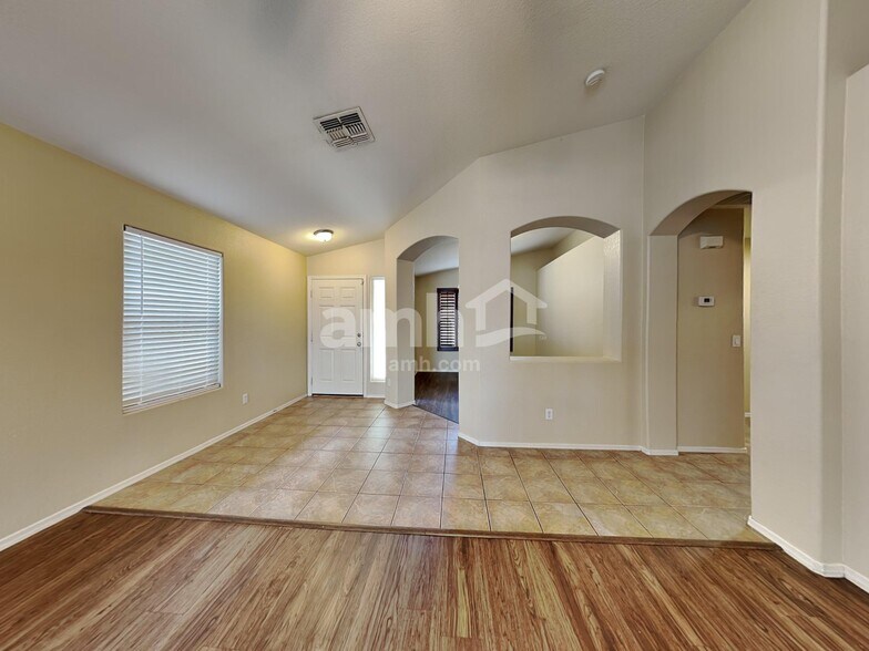 Building Photo - 20914 N 85th Ln