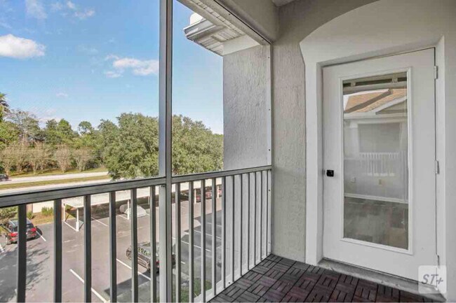 Building Photo - 10550 Baymeadows Rd