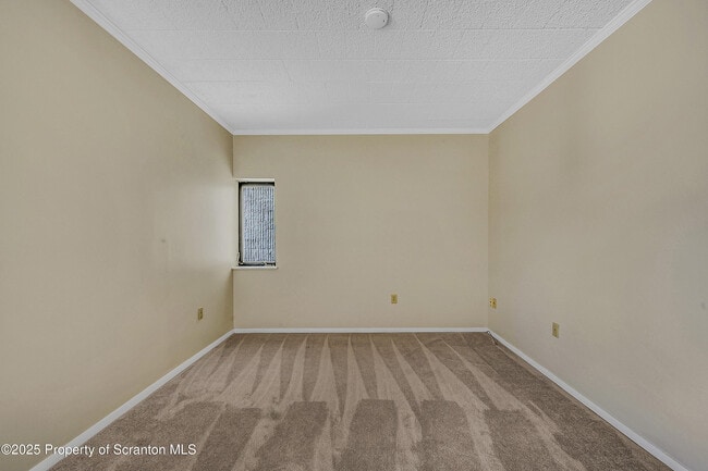 Building Photo - 550 Clay Ave