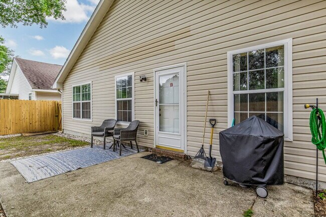 Building Photo - Welcome to this radiant and exquisite home...