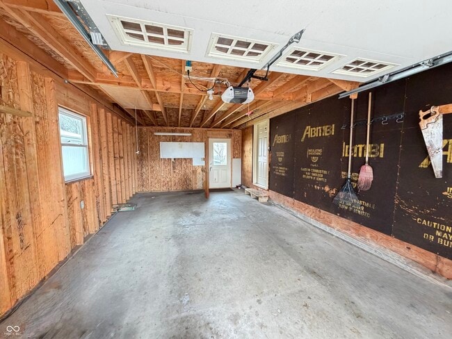 Building Photo - 911 Sunset Dr