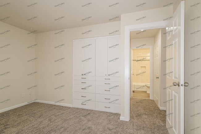 Building Photo - 548 Goldwood Dr