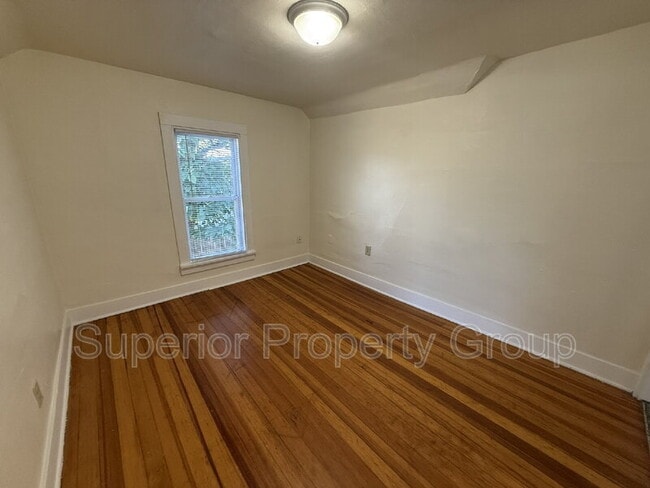 Building Photo - 18 N Fair Oaks Ave