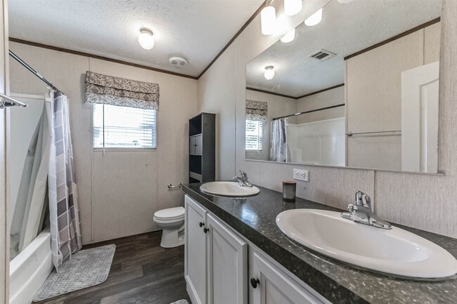 Building Photo - 1566 County Rd 610