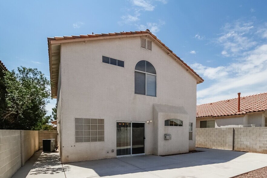 Building Photo - 8110 Sundown Vista Ave