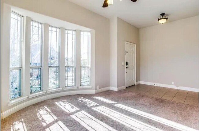 Building Photo - 6625 Thistle Wood Dr
