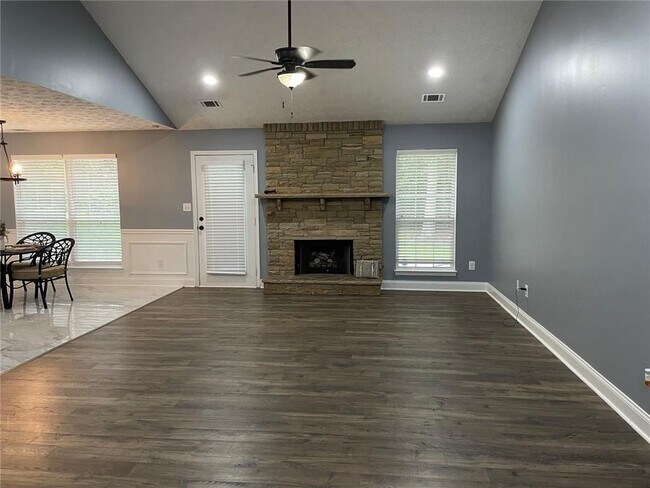 Building Photo - 4215 Hamilton Walk Dr