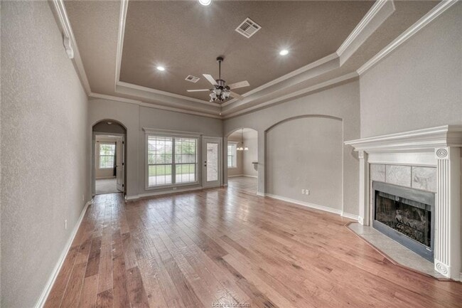 Building Photo - Available August 2026! Adorable 3/2 House in South College Station!