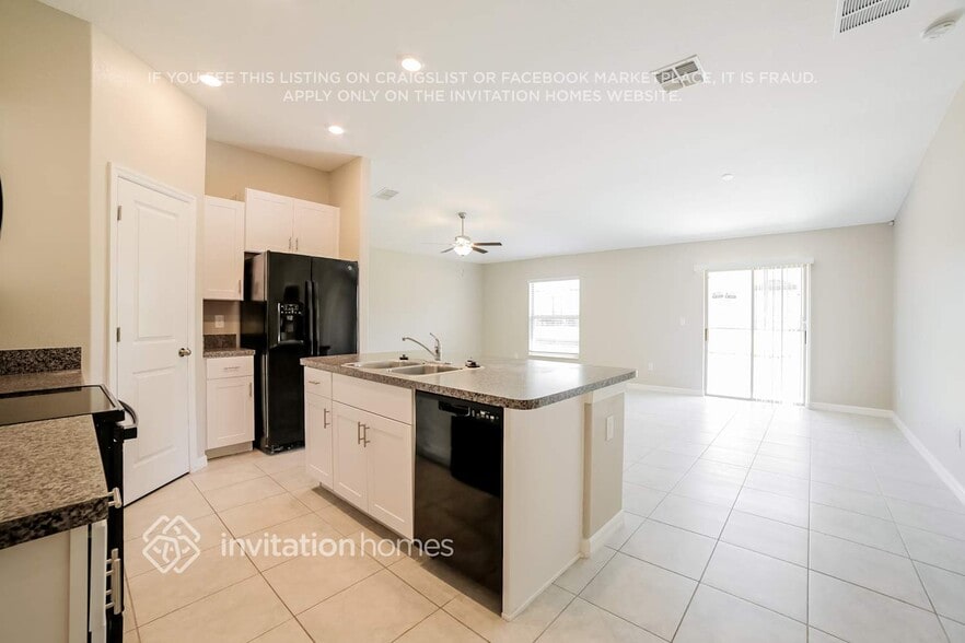 Building Photo - 1630 Blue Rose Dr