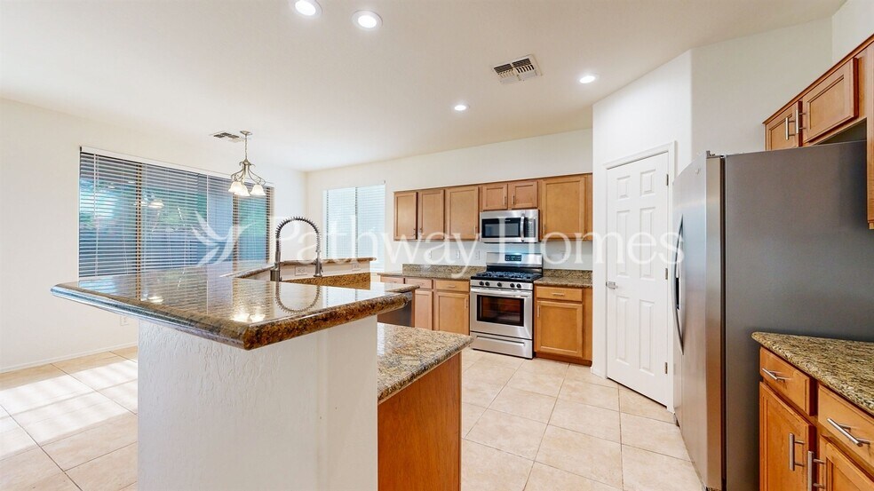 Building Photo - 43448 Askew Dr