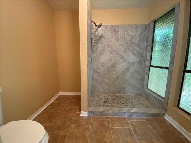 Building Photo - 24600 Darkwood Ct