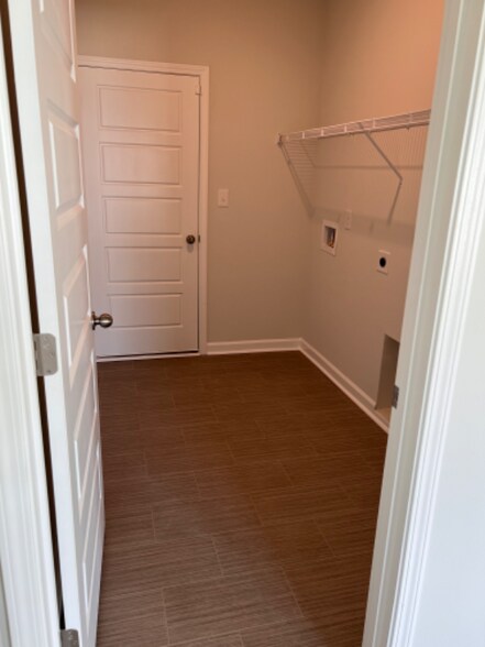 Building Photo - 1053 Saltgrass Way