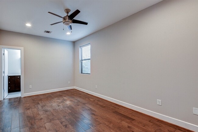 Building Photo - 607 Sydnor St