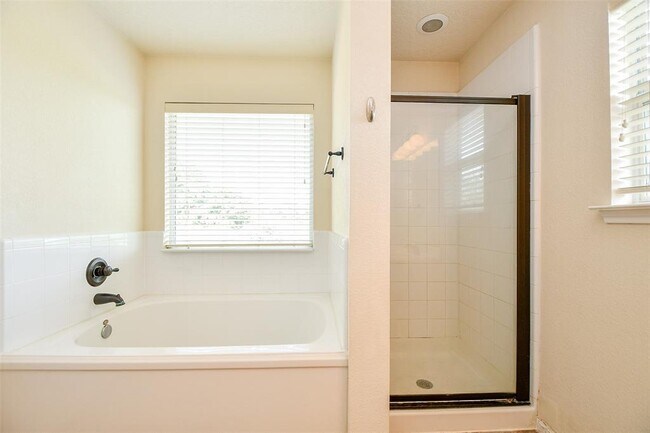 Building Photo - 22238 Orchard Dale Dr