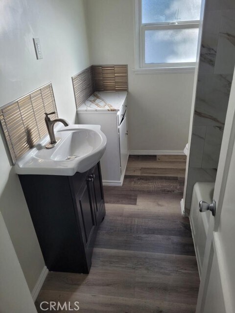 Building Photo - 966 Holly St