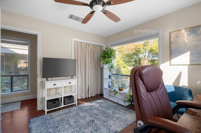 Building Photo - 737 Summerwood Dr