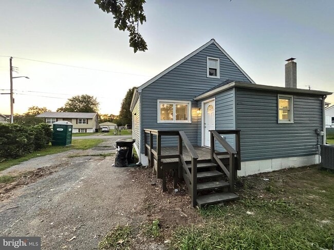 Building Photo - 104 Roe St